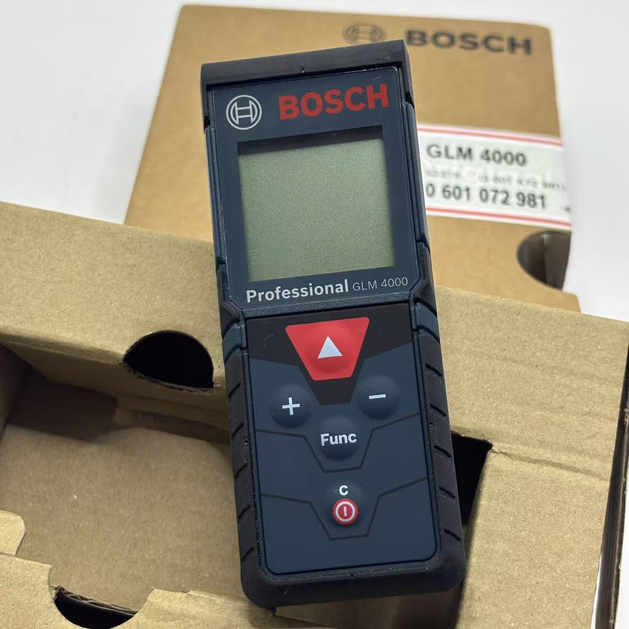 BOSCH GLM 4000 Laser Range Fin - огляд і ціна Test Instruments
